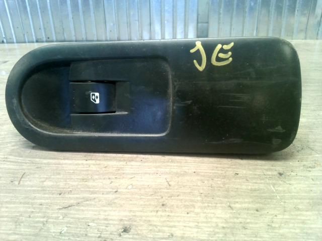 bontott RENAULT SCÉNIC II Jobb első Ablakemelő Kapcsoló