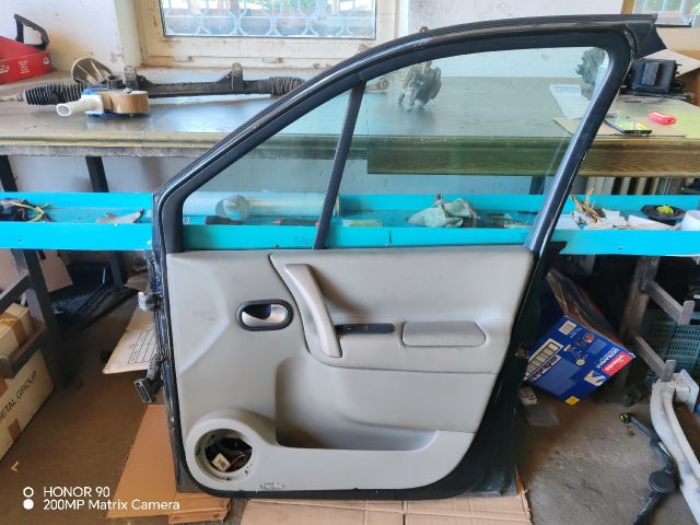 bontott RENAULT SCÉNIC II Jobb első Ajtó (Részeivel)