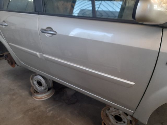 bontott RENAULT SCÉNIC II Jobb első Ajtó (Üres lemez)