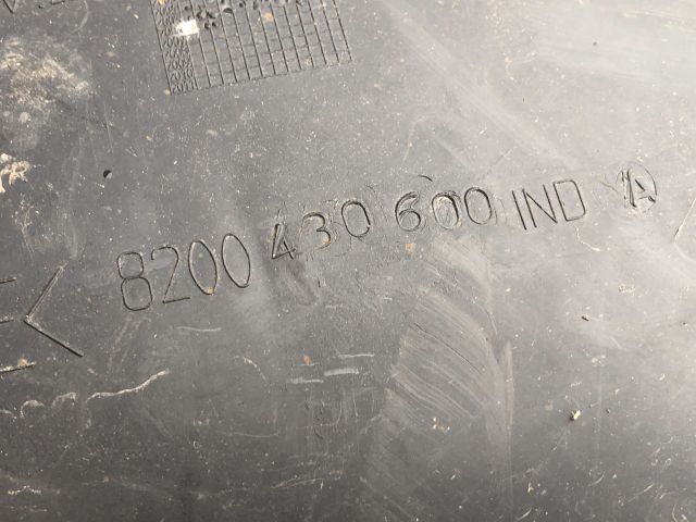 bontott RENAULT SCÉNIC II Jobb első Első Dobbetét (Kerékjárati, Műanyag)