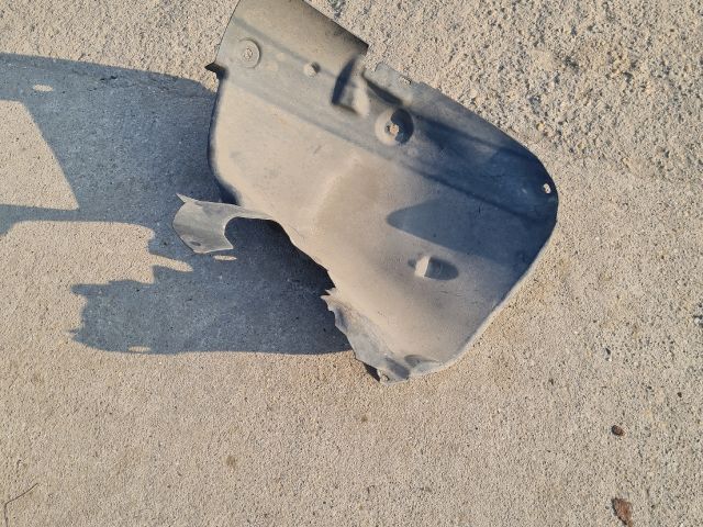 bontott RENAULT SCÉNIC II Jobb első Első Dobbetét (Kerékjárati, Műanyag)