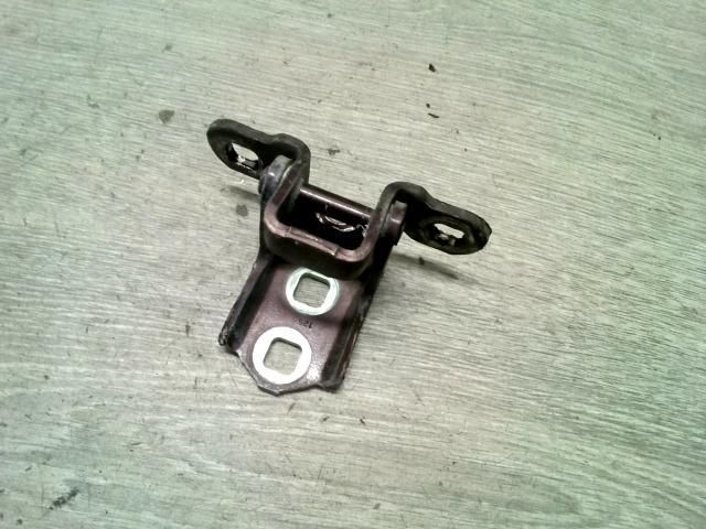 bontott RENAULT SCÉNIC II Jobb első Felső Zsanér