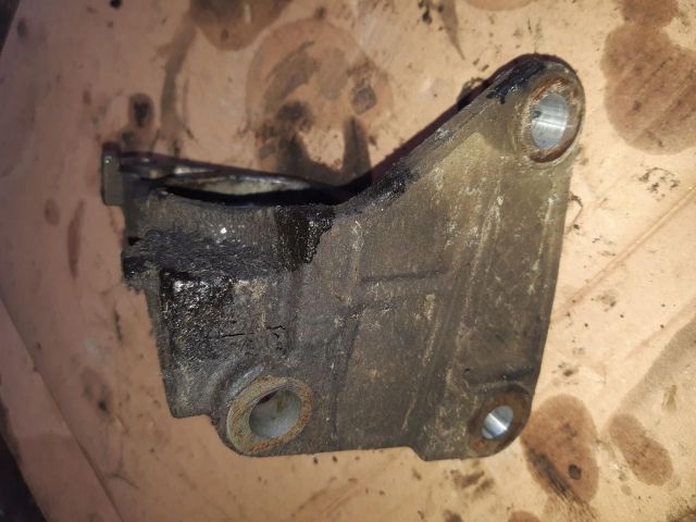 bontott RENAULT SCÉNIC II Jobb első Féltengely Tartó