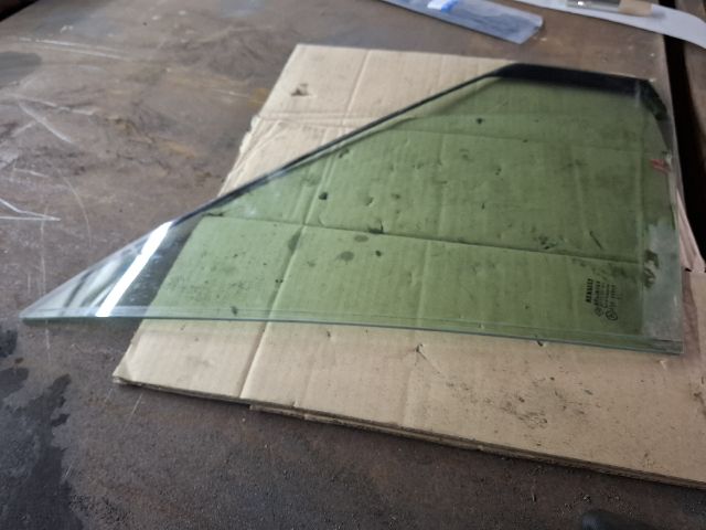 bontott RENAULT SCÉNIC II Jobb első Fixüveg (Ajtóban)