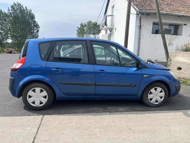 bontott RENAULT SCÉNIC II Jobb első Gumikéder