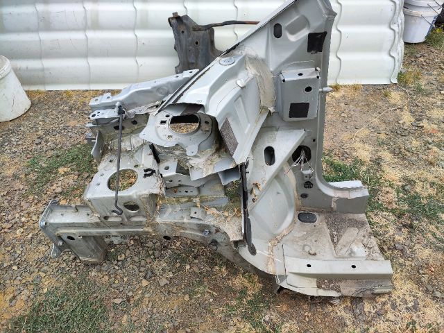 bontott RENAULT SCÉNIC II Jobb első Negyed Karosszéria Csomag