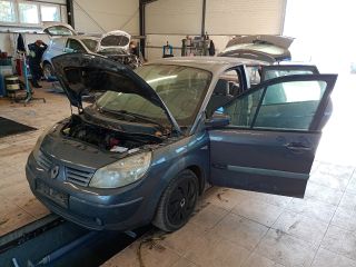 bontott RENAULT SCÉNIC II Jobb első Oldal Lökhárító Tartó (Műanyag)