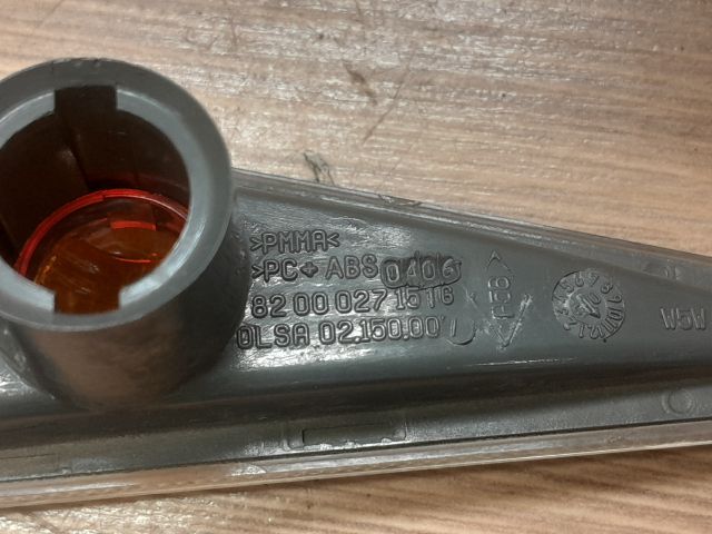 bontott RENAULT SCÉNIC II Jobb első Sárvédő Irányjelző