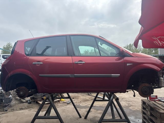 bontott RENAULT SCÉNIC II Jobb első Sárvédő