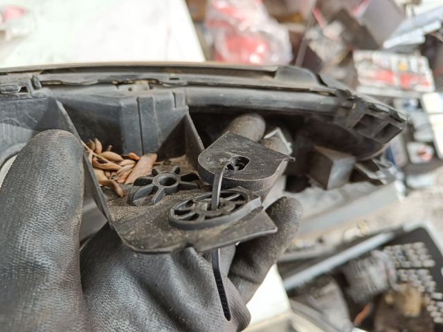 bontott RENAULT SCÉNIC II Jobb Fényszóró