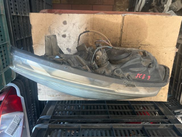 bontott RENAULT SCÉNIC II Jobb Fényszóró