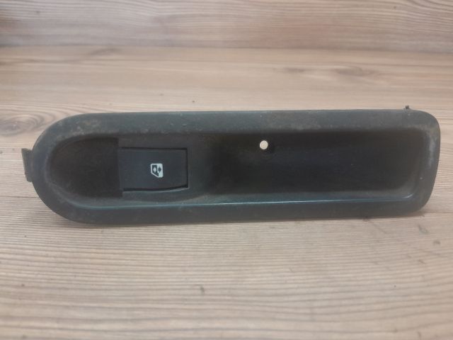 bontott RENAULT SCÉNIC II Jobb hátsó Ablakemelő Kapcsoló