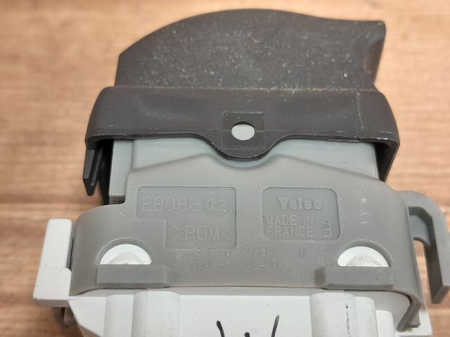 bontott RENAULT SCÉNIC II Jobb hátsó Ablakemelő Kapcsoló