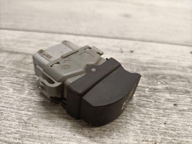 bontott RENAULT SCÉNIC II Jobb hátsó Ablakemelő Kapcsoló