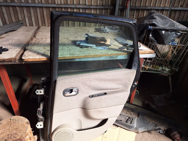 bontott RENAULT SCÉNIC II Jobb hátsó Ajtó (Részeivel)