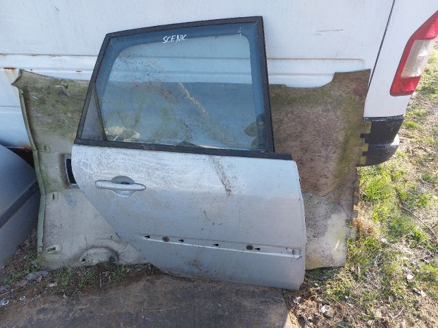 bontott RENAULT SCÉNIC II Jobb hátsó Ajtó (Részeivel)
