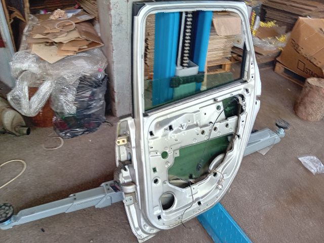 bontott RENAULT SCÉNIC II Jobb hátsó Ajtó (Részeivel)