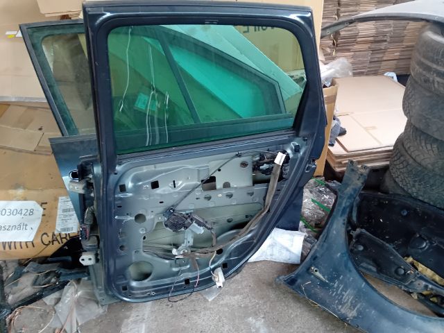 bontott RENAULT SCÉNIC II Jobb hátsó Ajtó (Részeivel)