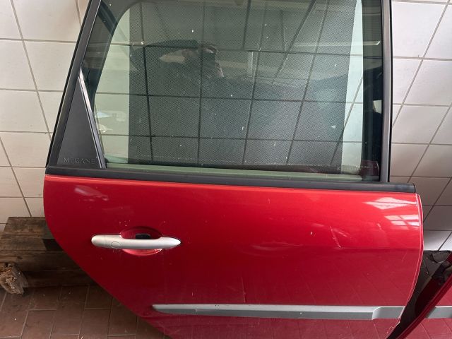 bontott RENAULT SCÉNIC II Jobb hátsó Ajtó (Részeivel)