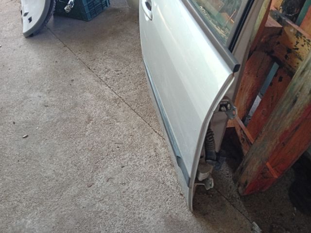 bontott RENAULT SCÉNIC II Jobb hátsó Ajtó (Részeivel)