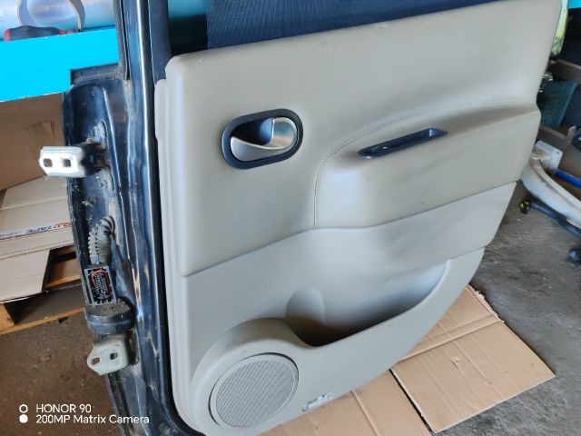 bontott RENAULT SCÉNIC II Jobb hátsó Ajtó (Részeivel)