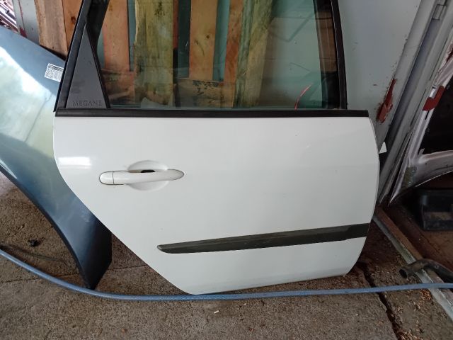 bontott RENAULT SCÉNIC II Jobb hátsó Ajtó (Részeivel)