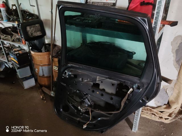 bontott RENAULT SCÉNIC II Jobb hátsó Ajtó (Részeivel)