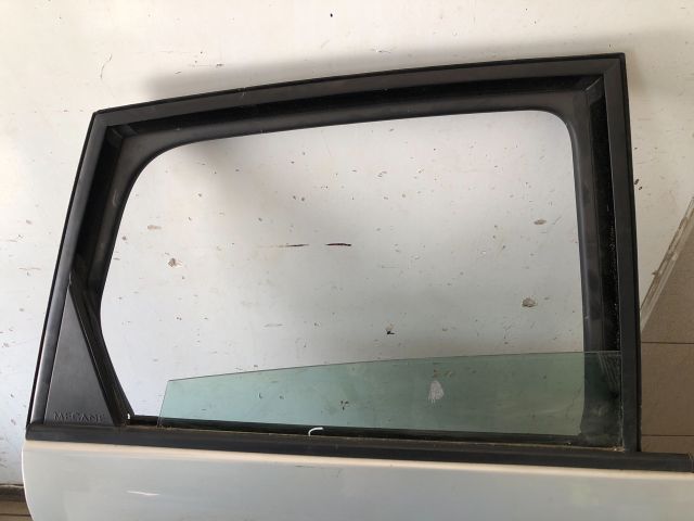 bontott RENAULT SCÉNIC II Jobb hátsó Ajtó (Üres lemez)