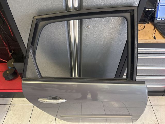bontott RENAULT SCÉNIC II Jobb hátsó Ajtó (Üres lemez)