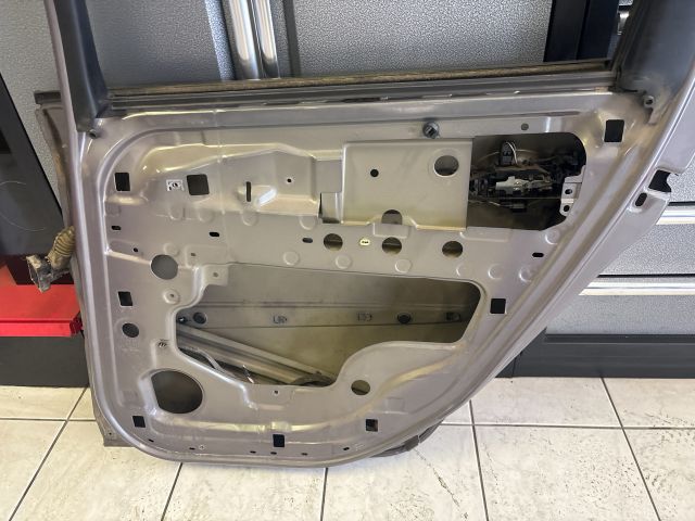 bontott RENAULT SCÉNIC II Jobb hátsó Ajtó (Üres lemez)