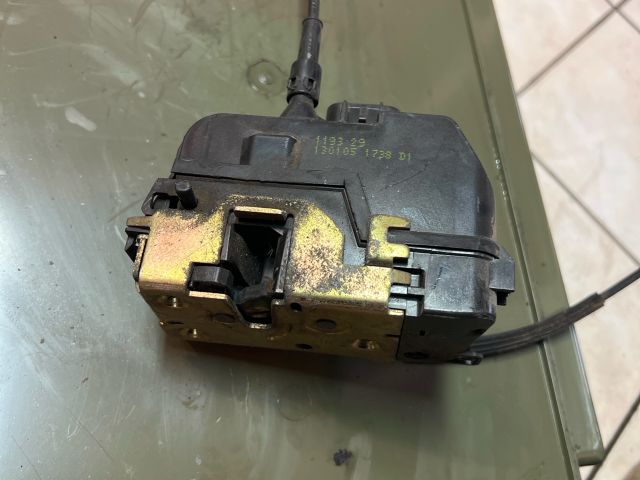 bontott RENAULT SCÉNIC II Jobb hátsó Ajtózár