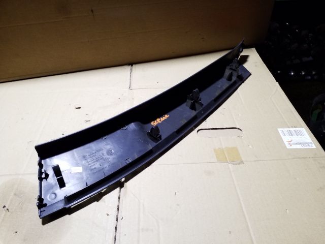 bontott RENAULT SCÉNIC II Jobb Műszerfal Díszléc