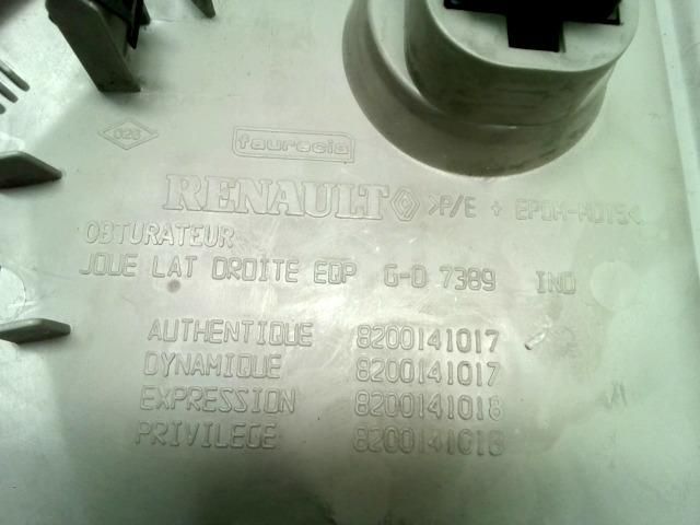 bontott RENAULT SCÉNIC II Jobb Műszerfal Oldalkárpit