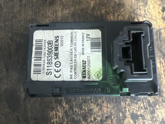 bontott RENAULT SCÉNIC II Kártyaolvasó