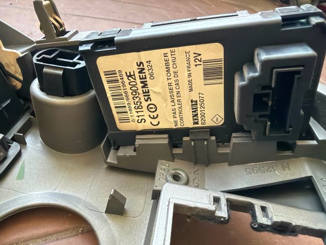 bontott RENAULT SCÉNIC II Kártyaolvasó