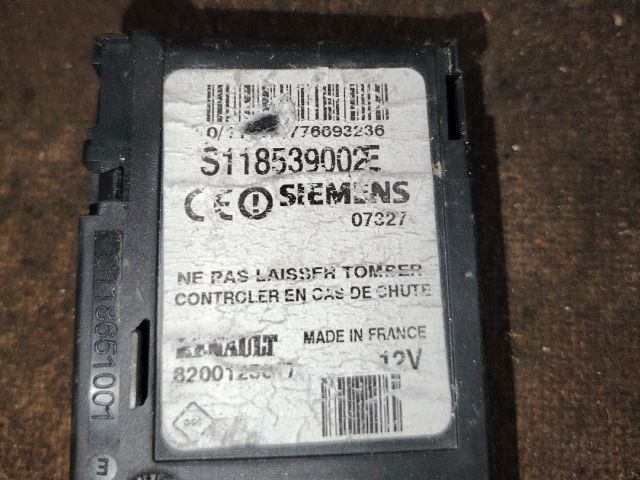 bontott RENAULT SCÉNIC II Kártyaolvasó