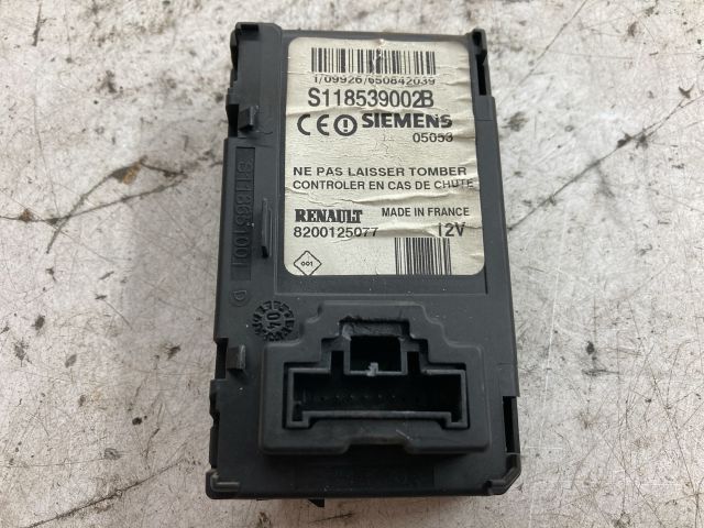 bontott RENAULT SCÉNIC II Kártyaolvasó