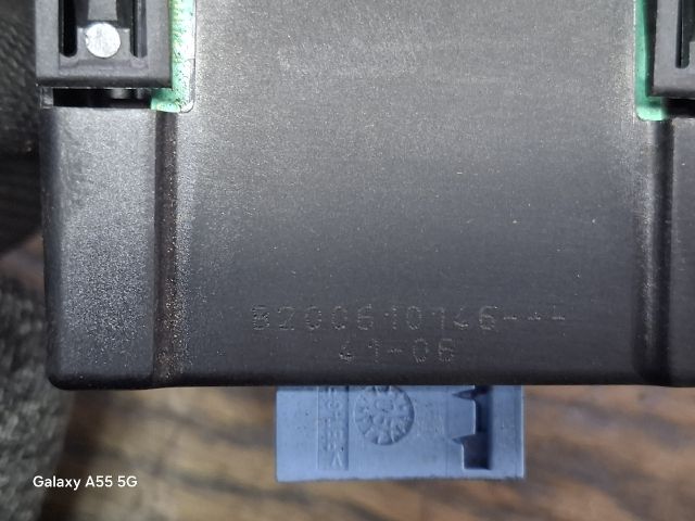 bontott RENAULT SCÉNIC II Kézifék Kapcsoló