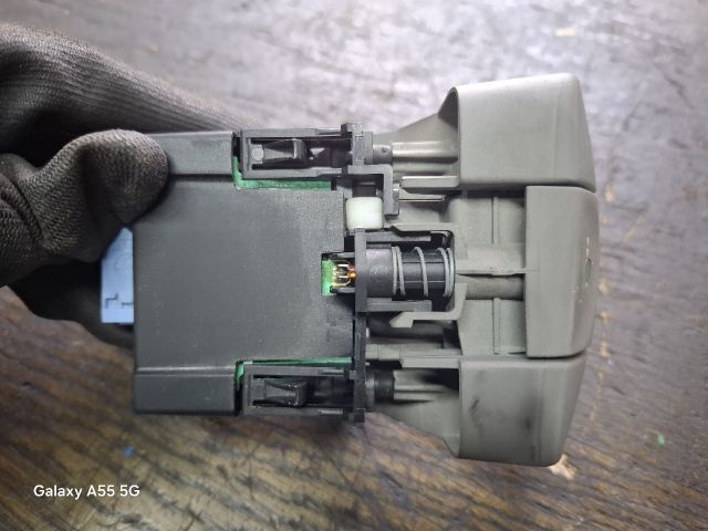 bontott RENAULT SCÉNIC II Kézifék Kapcsoló