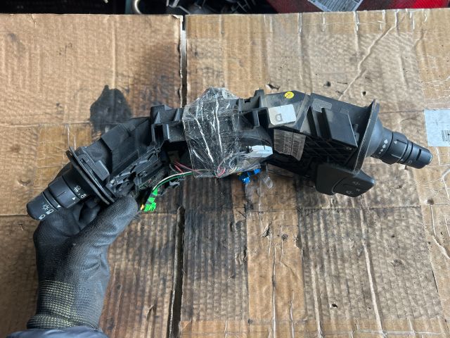 bontott RENAULT SCÉNIC II Komplett Kormánykapcsoló (Bajuszkapcsoló)