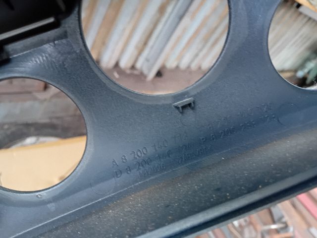 bontott RENAULT SCÉNIC II Középkonzol Keret