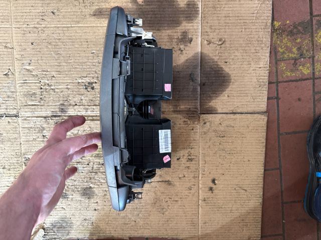 bontott RENAULT SCÉNIC II Középkonzol Keret