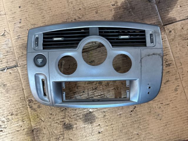 bontott RENAULT SCÉNIC II Középkonzol Keret