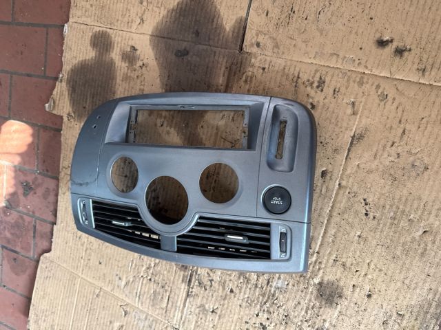 bontott RENAULT SCÉNIC II Középkonzol Keret