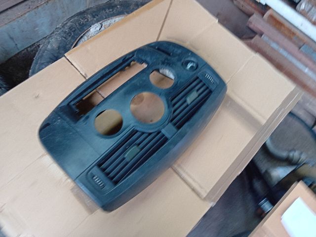 bontott RENAULT SCÉNIC II Középkonzol Keret