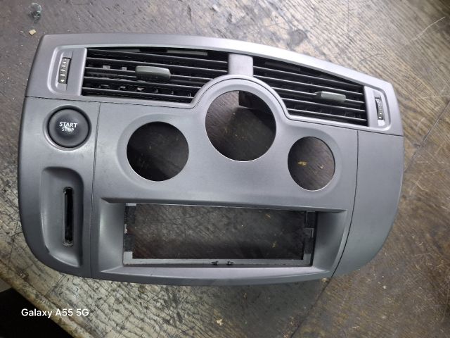 bontott RENAULT SCÉNIC II Középkonzol Keret