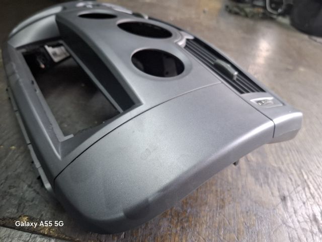 bontott RENAULT SCÉNIC II Középkonzol Keret