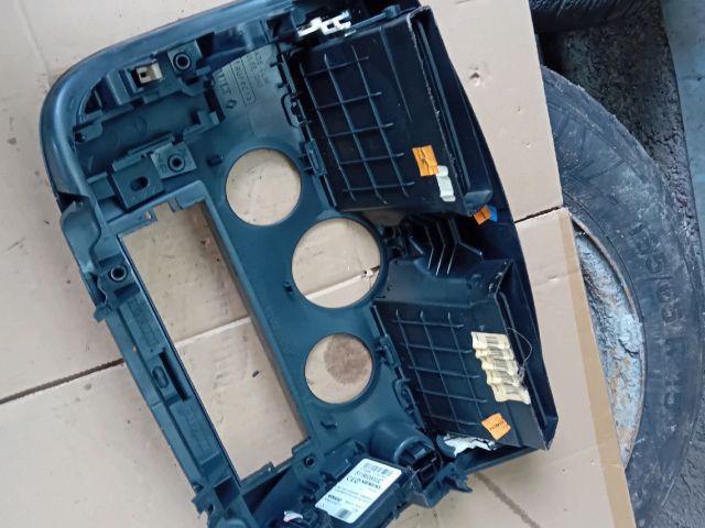 bontott RENAULT SCÉNIC II Középkonzol Keret