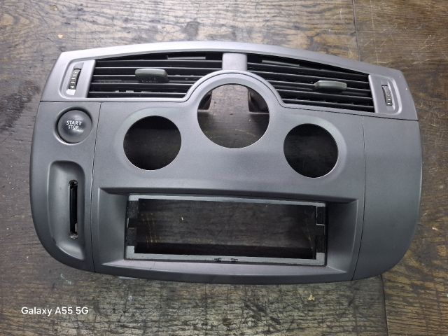 bontott RENAULT SCÉNIC II Középkonzol Keret