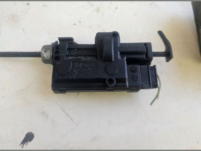 bontott RENAULT SCÉNIC II Központizár Motor Tankajtó